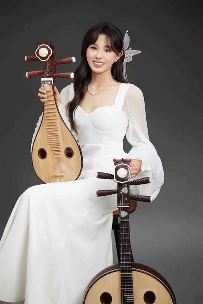 翁曹梦.jpg 翁曹梦.jpg