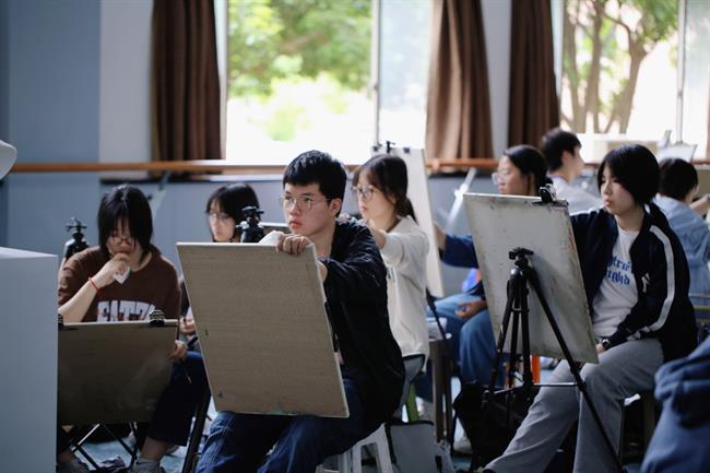 retouch_2023050314055376.jpg retouch_2023050314055376.jpg