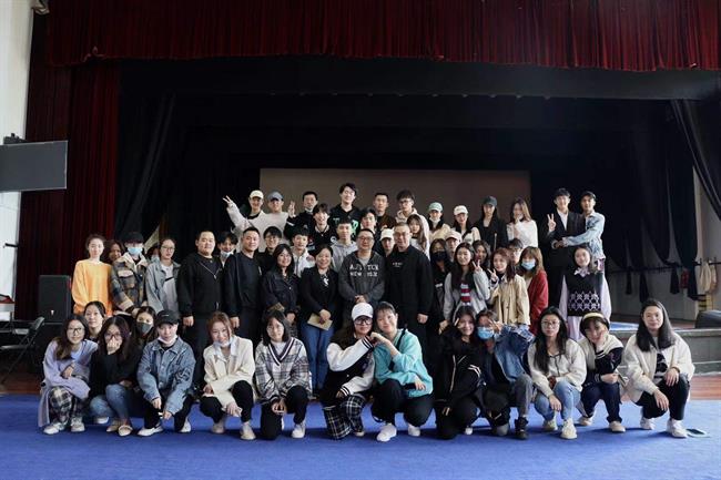 讲座集体照.jpg 讲座集体照.jpg