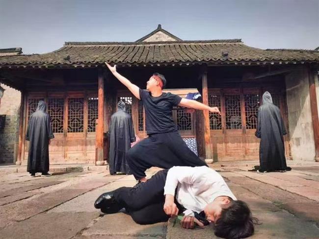 4.第六届乌镇戏剧节 古镇嘉年华剧目《生》2.jpg